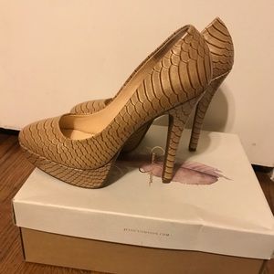 Jessica Simpson Platform Snakeskin Nude Pumps